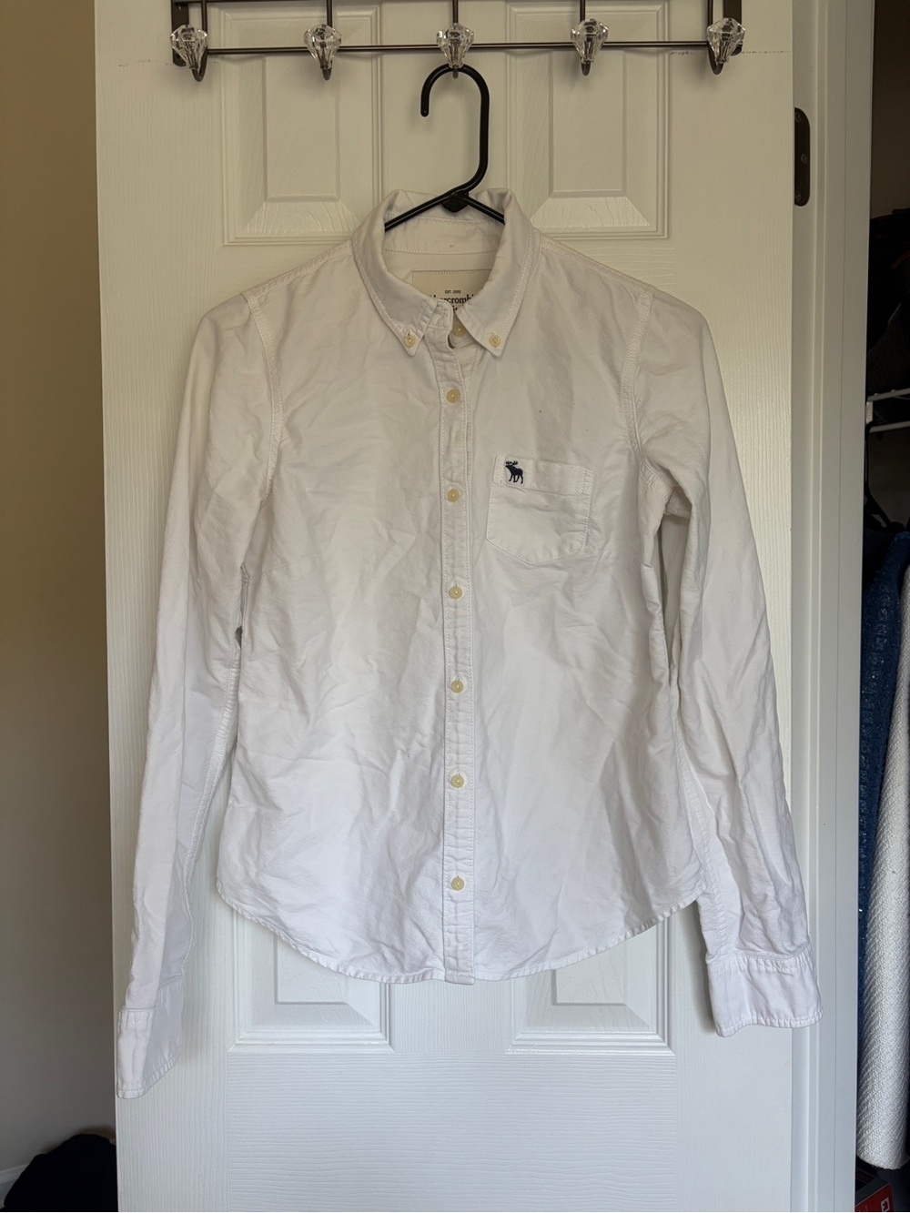 Abercrombie & Fitch white button-up oxford shirt Large